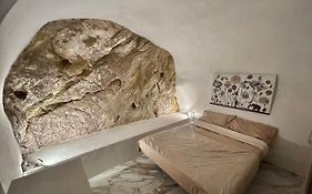 Cave House Apartment